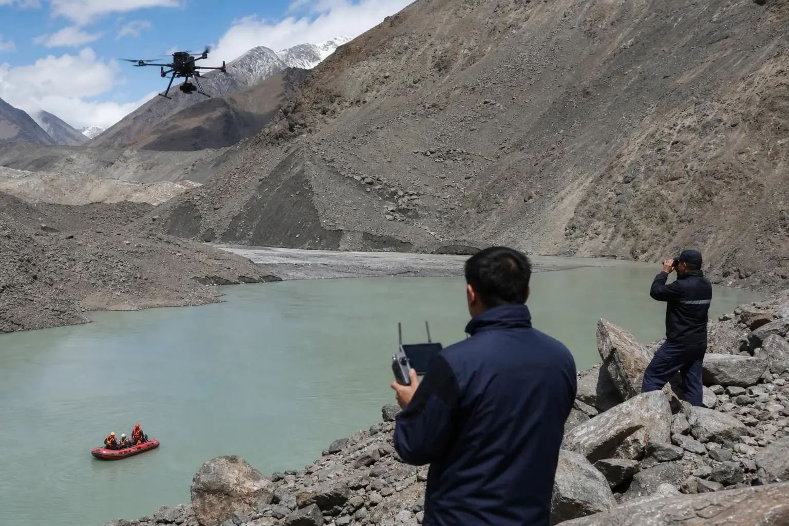 Erdrutsch staut neuen See im Himalaya auf