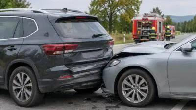 Bezirk Hartberg-Fürstenfeld: Verletzter Fahrer nach Auffahrunfall auf der B54