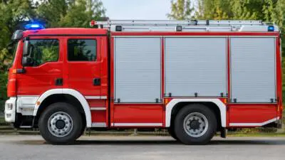 Feuerwehren löschen Müllbrand bei Lkw in Micheldorf