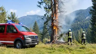 Flughelfer wegen Blitzbaums bei Jochalm alarmiert