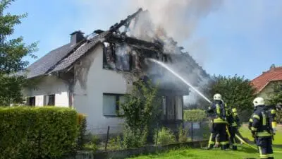 Fohnsdorf: Zigarette dürfte Brand eines Einfamilienhauses ausgelöst haben