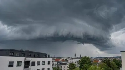 Superzelle zieht über Oberösterreich: Warnung vor Hagel
