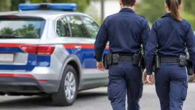 78-Jährige tritt Polizisten bei Festnahme in Salzburg-Lehen