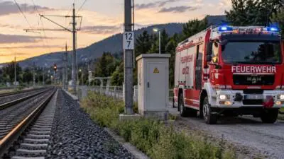 Kabelbrand bei Götzendorf unterbricht Zugverkehr