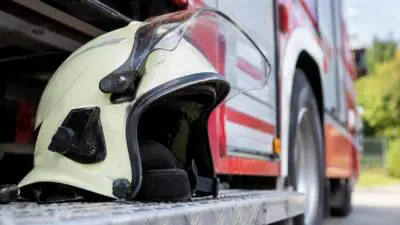 Ältere Frau öffnet nach Unfallverdacht Wohnungstür in Schöndorf