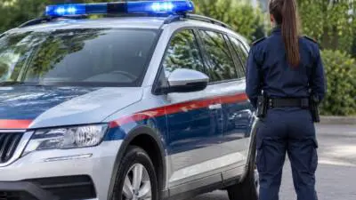 Arzt stellt nach Cannabis-Test auf A10 Fahruntauglichkeit fest
