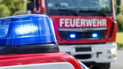 Atemschutztrupp bekämpft Balkonbrand in Wallsee rasch
