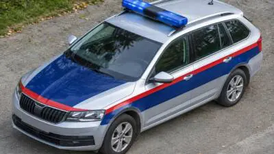 Auffahrunfall auf B178 in St. Johann in Tirol verletzt eine Person