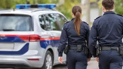 Bergsteiger stürzt beim Abseilen in Zams und verletzt sich schwer