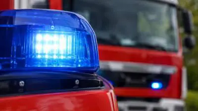 Brand in Kleinwiesendorf zerstört Garage und Gebäudeteil