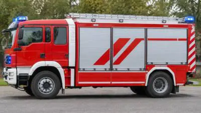 Drei Pkw stoßen an der Autobahnauffahrt Loosdorf zusammen