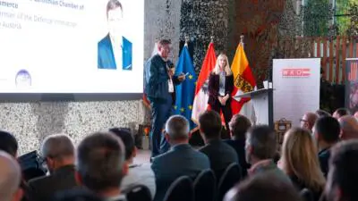 Hackathon-Teams entwickeln in Klagenfurt Drohnen- und Schutztechnik