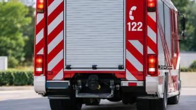Feuerwehr birgt Ford Transit am Zickenberg sicher