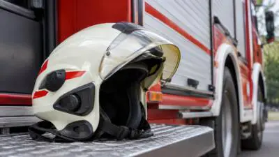 Feuerwehr Ebensee befreit drei Menschen aus Zimmer
