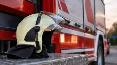 Feuerwehr entfernt Pkw nach Unfall auf der L3114 bei Seyring
