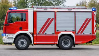 Feuerwehr Forchtenau leitet Verkehr nach Unfall auf B 143