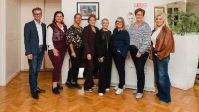 Gruppenfoto von Gästen bei einem Informationsabend zur Gesundheit von Unternehmerinnen.