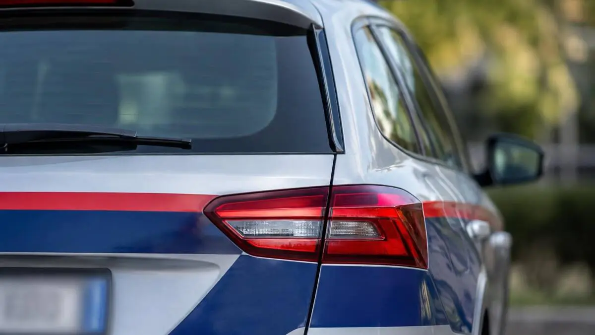 Frau beißt bei Festnahme zwei Polizisten in Grieskirchen