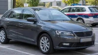 Häftling stiehlt bei Freigang in Klagenfurt einen Pkw