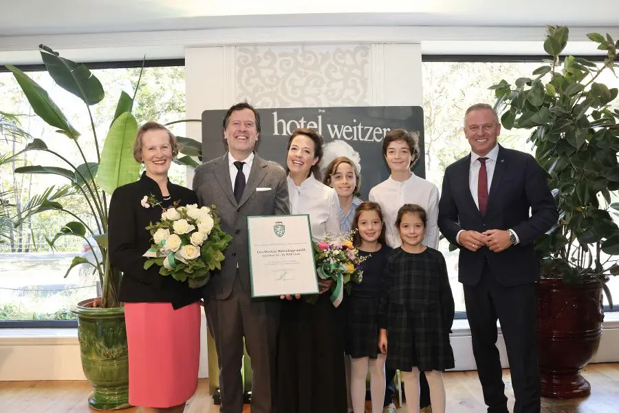 Steirisches Landeswappen geht an Hotel Das Weitzer in Graz