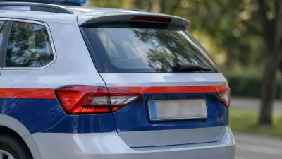 Lkw-Lenker fährt nach Unfall auf A10 bei Seeboden weiter