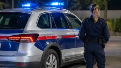 Mann soll Kartonagen vor Geschäft in Klagenfurt angezündet haben