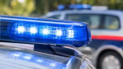 Mopedlenker stürzt nach Kollision auf der B144 in Lambach