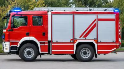 Person verletzt sich bei Forstunfall schwer am Bein im Bezirk Liezen