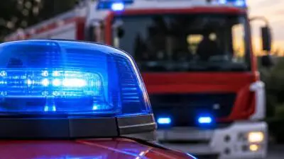 Pkw bleibt in Altmünster nach Unfall auf dem Dach liegen