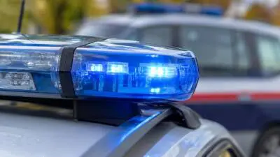 Pkw kollidiert beim Abbiegen mit Radfahrerin in Graz