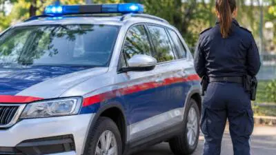 Radfahrer stürzt nach Vollbremsung in Graz und verletzt sich schwer
