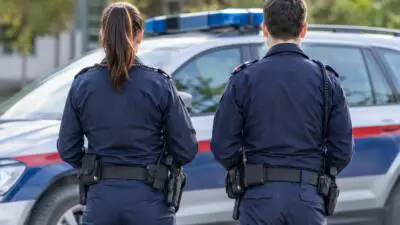 Radfahrerin in Innsbruck verletzt, E-Scooter-Lenker fährt weiter