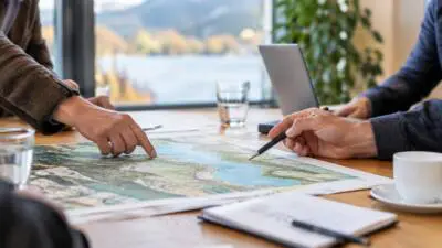 Regionale Partner:innen beraten beim Zukunftsforum in Ebene Reichenau