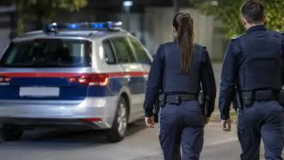 Unbekannte stehlen Tresor und Getränke aus Hotelgebäuden in Kössen