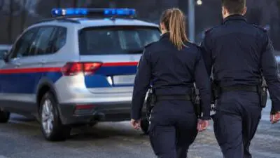 Zwei Beschuldigte nach Motorraddiebstahl im Bezirk Baden ausgeliefert