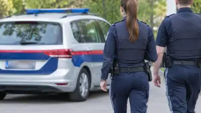 Zwei Lenker bei Auffahrunfall in Kolsass verletzt