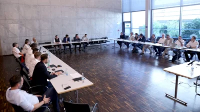 Sicherheitsgipfel in Kärnten behandelt Ukraine-Lage, Asyl und Hitzewelle
