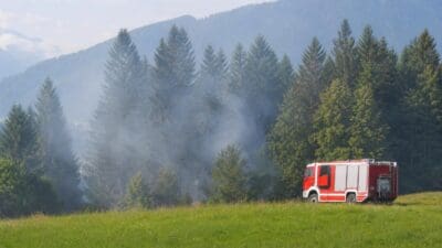 Waldbrand in Wildermieming: Löscharbeiten vorerst eingestellt