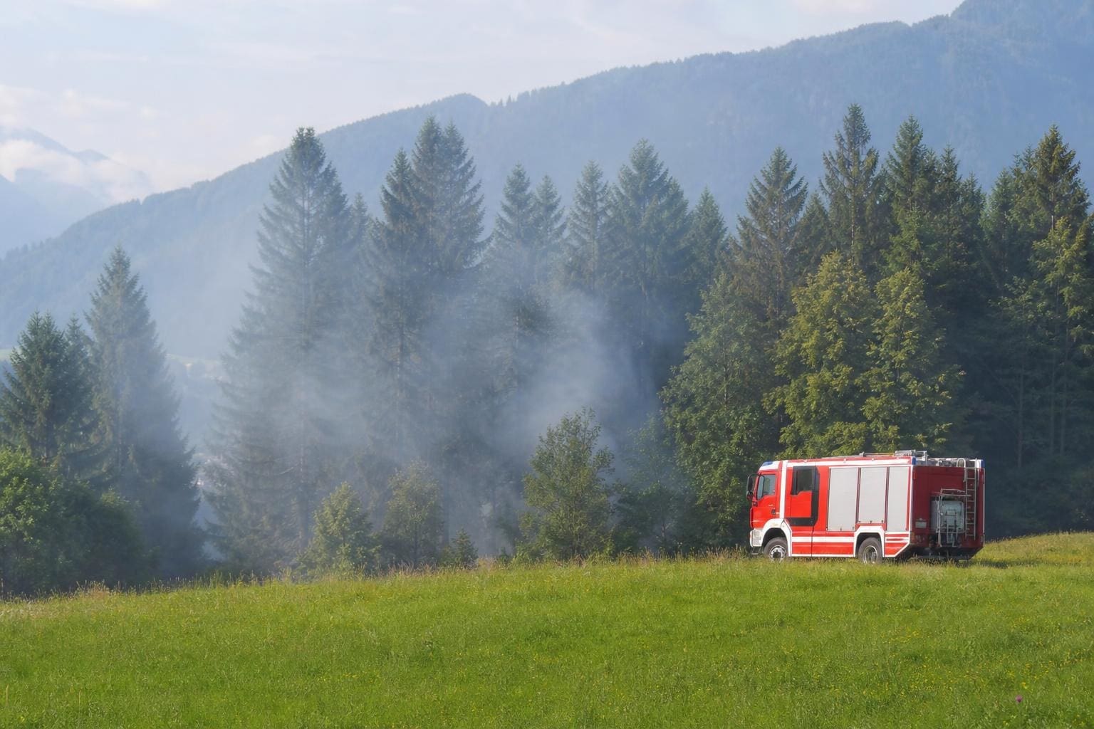 Waldbrand in Wildermieming: Löscharbeiten vorerst eingestellt