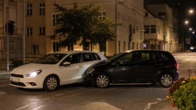 15-Jähriger flüchtet in Ried vor Polizei und kollidiert
