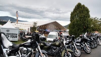 Die European Bike Week lockt jedes Jahr zahlreiche Motorradfans an den Faaker See.