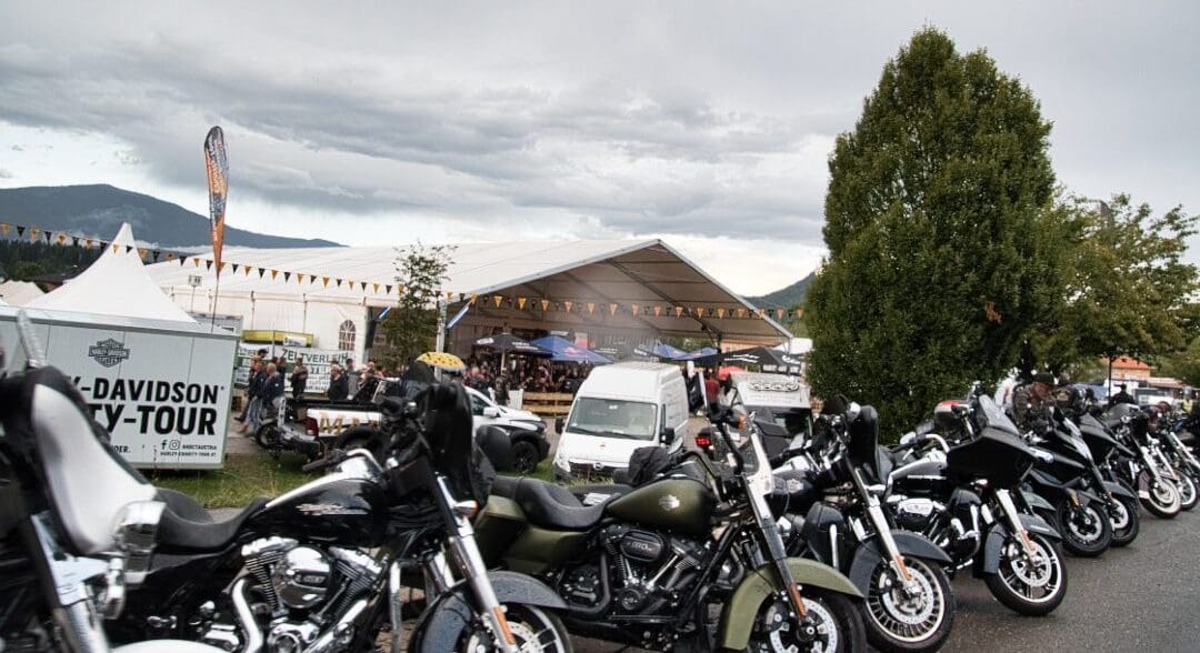 Die European Bike Week lockt jedes Jahr zahlreiche Motorradfans an den Faaker See.