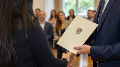 725 Einbürgerungen in Tirol im ersten Halbjahr 2026