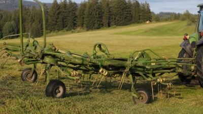 Landwirt verletzt sich an Kreiselwender in St. Lambrecht