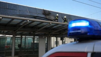 Brand im Bereich der Photovoltaikanlage am Bahnhof Telfs/Pfaffenhofen