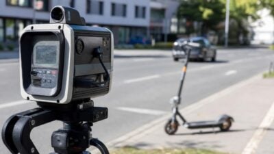 E-Scooter-Sturz in Kufstein: Zwei 17-Jährige schwer verletzt