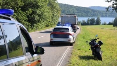 Motorrad kollidiert laut Polizei in Marbach mit Pkw