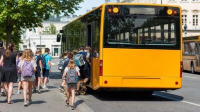 ÖAMTC mahnt zu Schulbeginn zur Vorsicht an Schulen und Haltestellen
