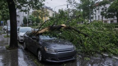 ÖAMTC rät, Unwetterschäden am Fahrzeug zu dokumentieren