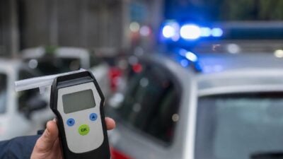 Pkw-Lenker prallt nach Flucht in Graz gegen Gebäudekante